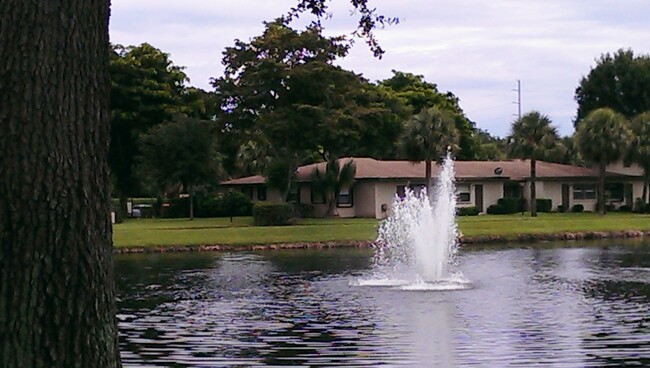 Lake Fountain - 3011 SW 21st Ter