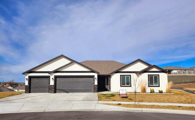 Building Photo - 6038 W 32nd Ave