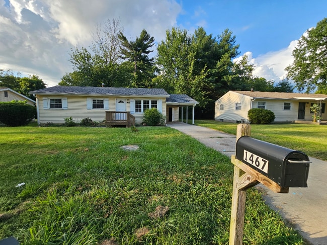 Building Photo - 1467 Broadlawns Ln