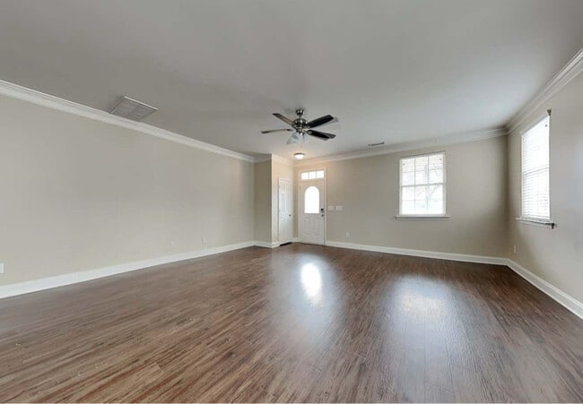 Building Photo - 208 Edgecroft Way