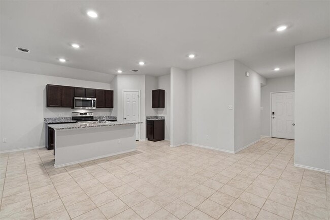 Building Photo - 112 Ragnar Dr