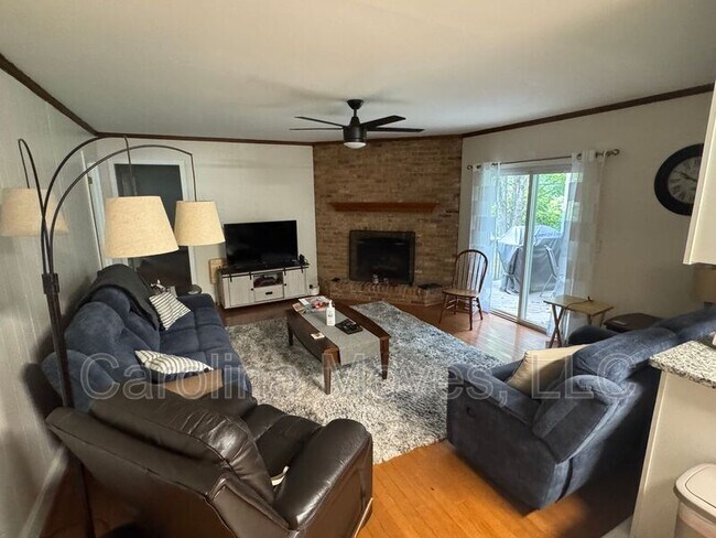 Foto del edificio - 502 Rosebud Ln