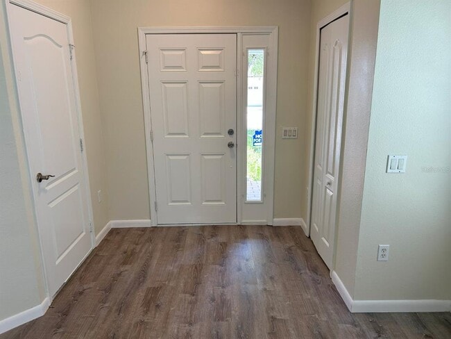 Building Photo - 714 Cristelle Jean Dr