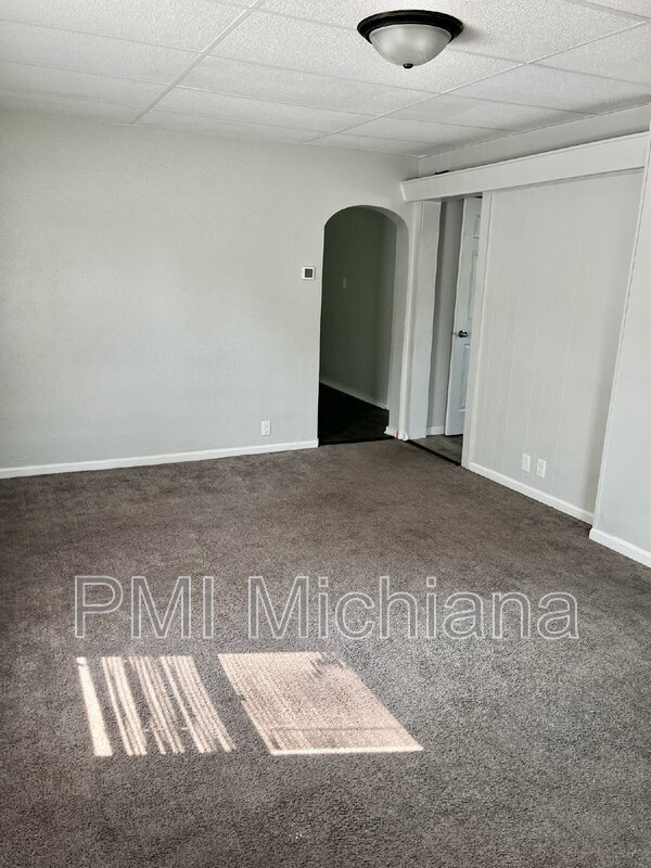 Foto del edificio - 711 W 5th St