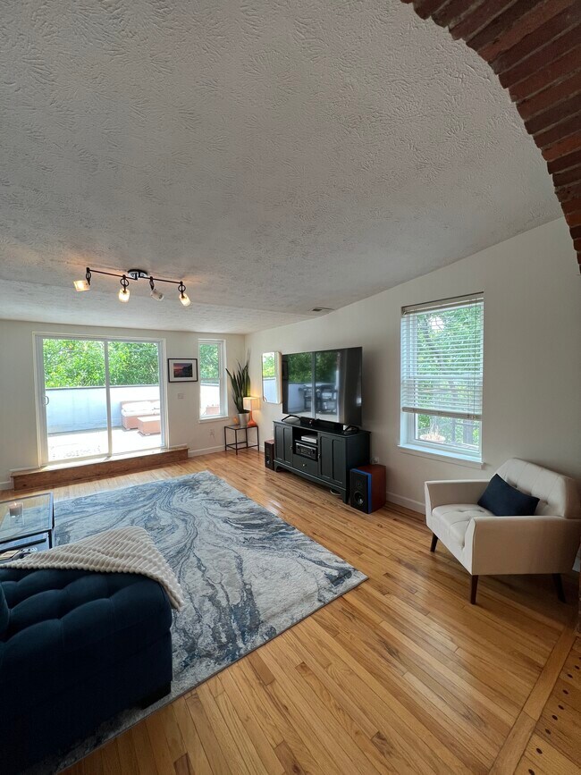 Foto del edificio - 1716 Highland Ave