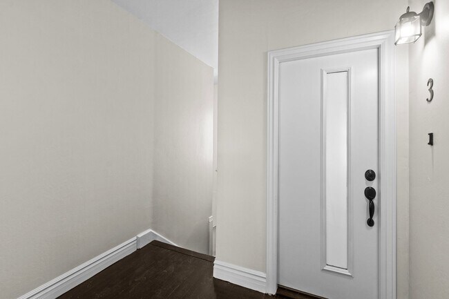 Building Photo - Yandell Units