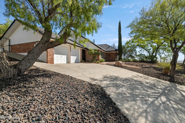 Building Photo - 3209 Parknorth Dr