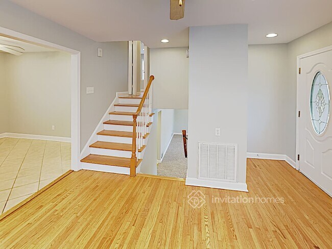 Building Photo - 2818 Archdale Dr