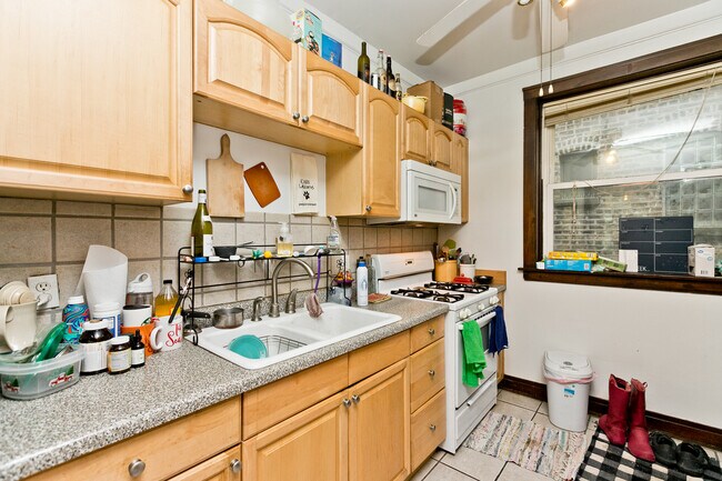 Foto del edificio - 1349 W Greenleaf Ave