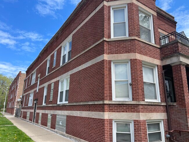 Foto del edificio - 1300 E 72nd St