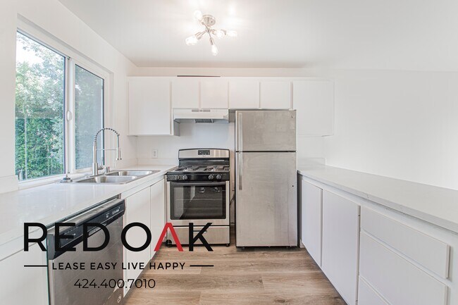 Building Photo - 2965 Waverly Dr