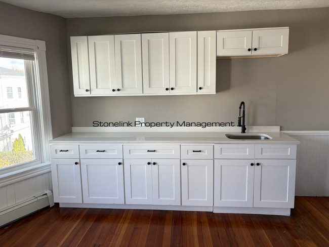 Foto del edificio - *65 W Cole Street