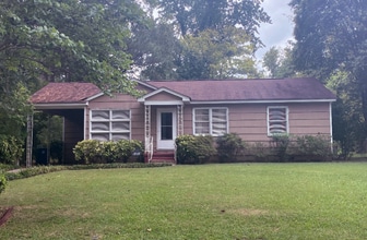 Building Photo - 233 Rose Dr