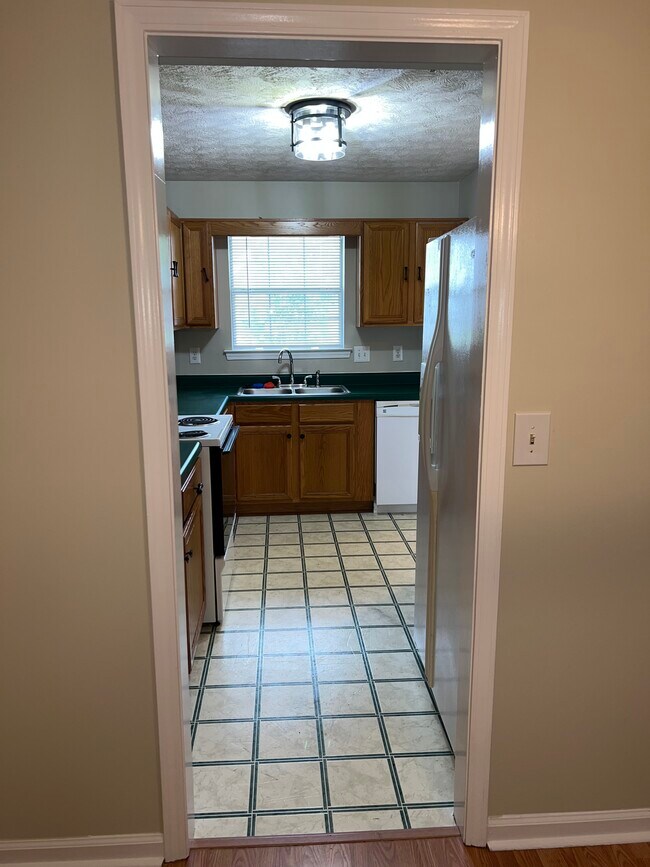 Building Photo - 5908 Trent Walk Dr
