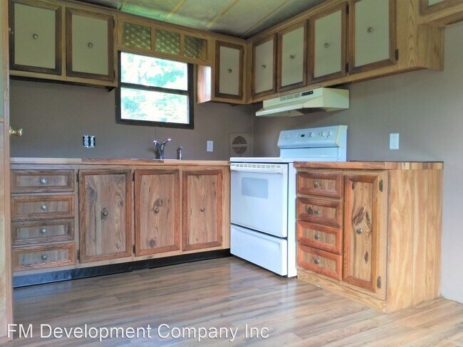 Building Photo - 3 br, 1 bath House - 886 Willow Street