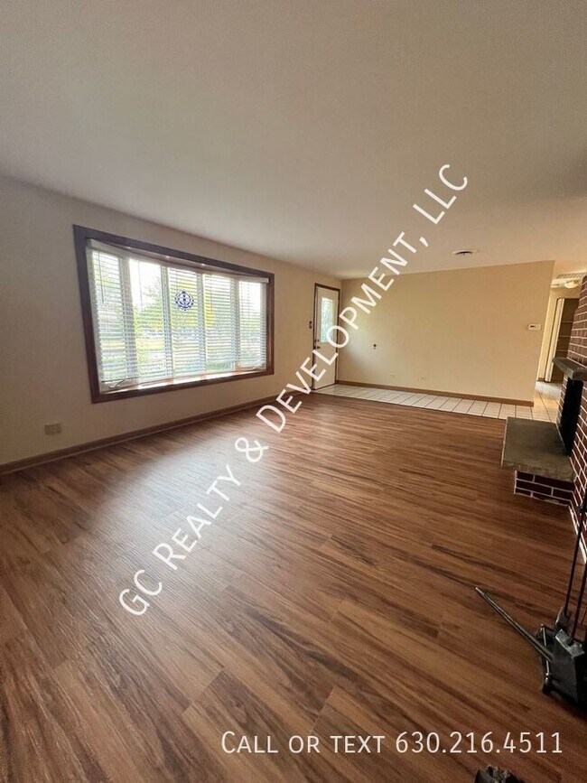 Building Photo - *** 1/2 MONTH FREE / CHARMING 3-BDRM SCHAU...