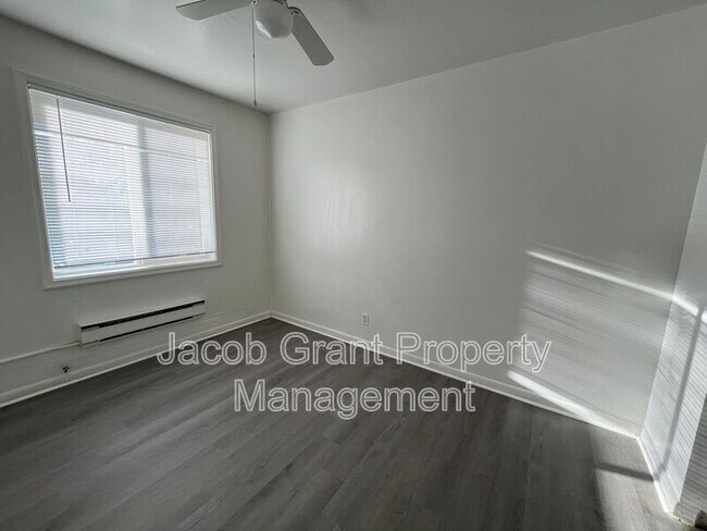 Foto del edificio - 575 Tiger Ave