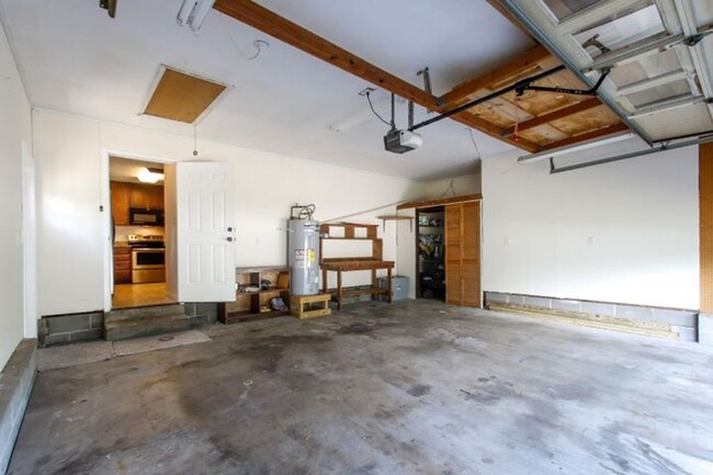 Building Photo - Nice Remodeled 3 Bedroom Home For Rent In ...