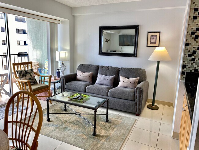 Foto del edificio - 30 Day minimum - Fully Furnished Ocean Vie...