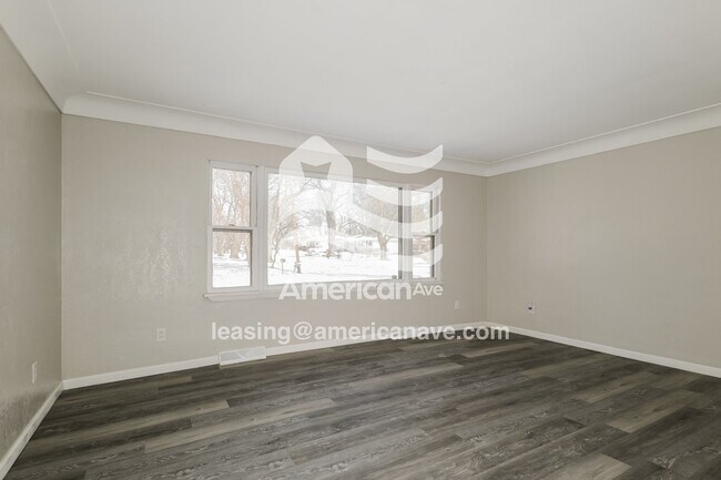 Building Photo - 126 Alice Dr