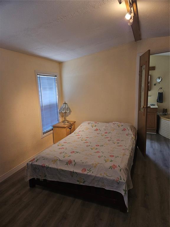 Foto del edificio - 11930 Caton Ave