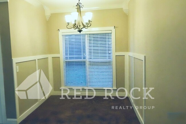 Foto del edificio - Great Two Bedroom Two Bath Townhome in Cal...