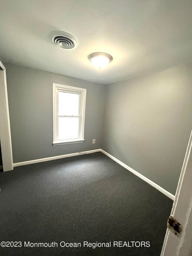 1308 Springwood Ave Unit 2ND FL, Asbury Park, NJ 07712 Room for Rent