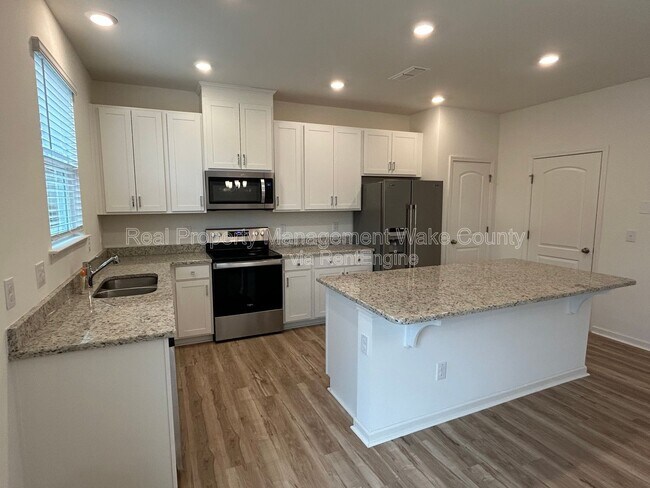 Foto del edificio - 403 St Clair Dr