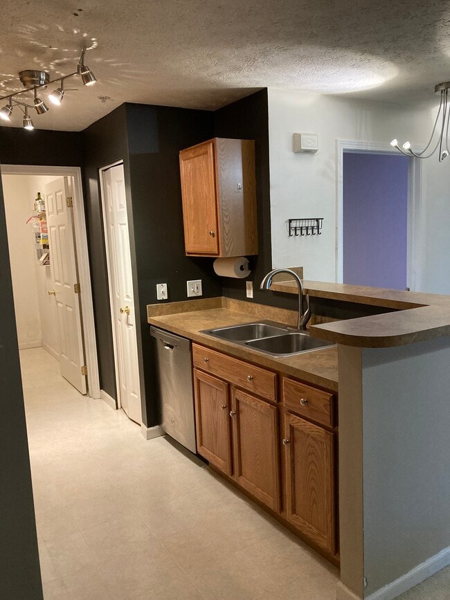 Foto del edificio - 14829 Lenox Dr