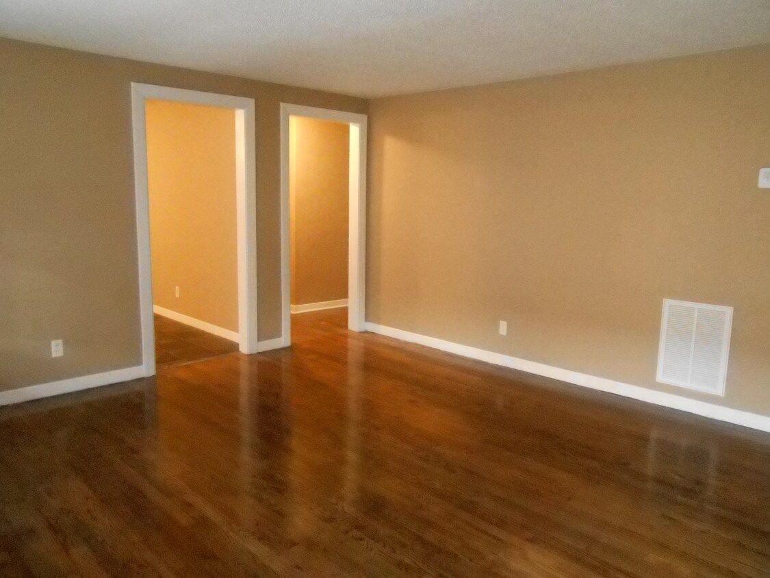 Foto principal - 2603 E 10th St