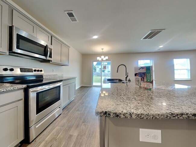 Building Photo - Move In Special!! Ashton Lakes!!