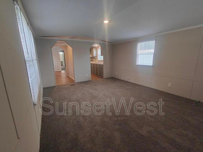 Foto del edificio - 193 Sunshine Dr