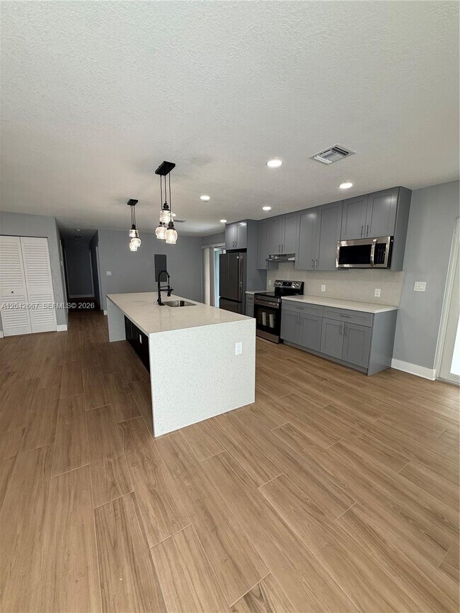 Foto del edificio - 311 NW 33rd Terrace