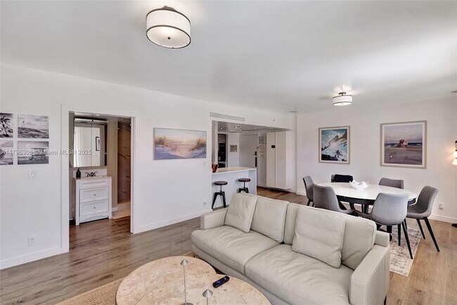 Foto del edificio - 834 Ocean Dr