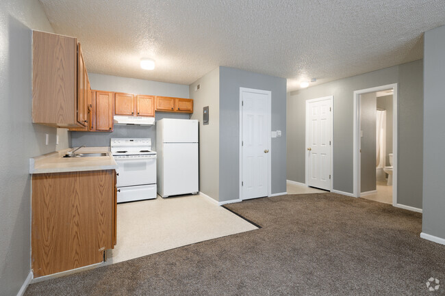 1BR, 1 BA - 660SF - Fountain Oaks Apartments