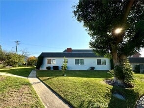 Building Photo - 2591 Hayes Dr