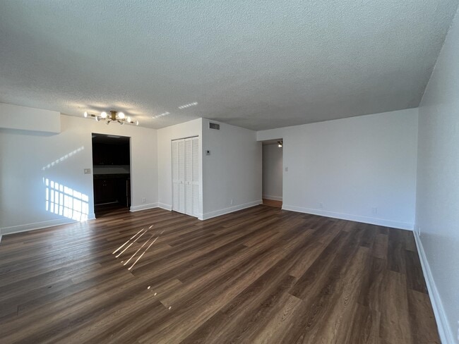 Building Photo - 1201 SW 50th Ave