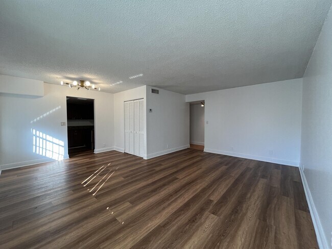 Foto del edificio - 1201 SW 50th Ave