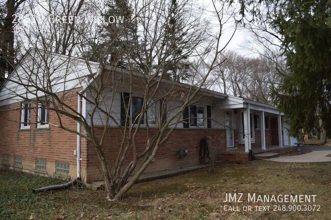 Foto del edificio - 28519 Green Willow Rd
