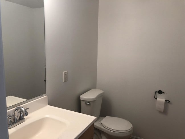 Foto del edificio - 377 E Newsome Park Ln