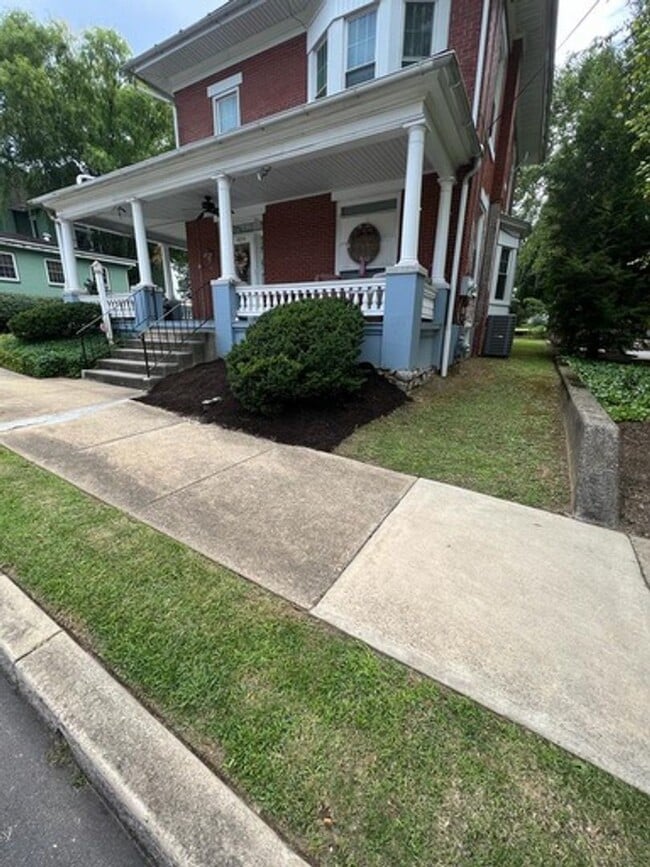 Photo - 4216 W Penn Ave Apartment