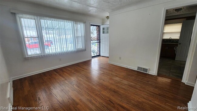 Foto del edificio - 49 E Fairmount Ave