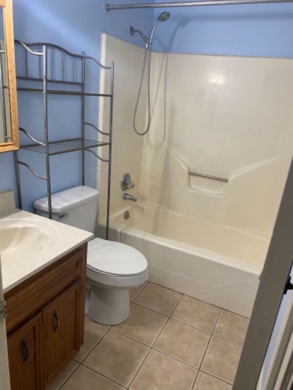 Building Photo - 4546 Pine Crest Dr