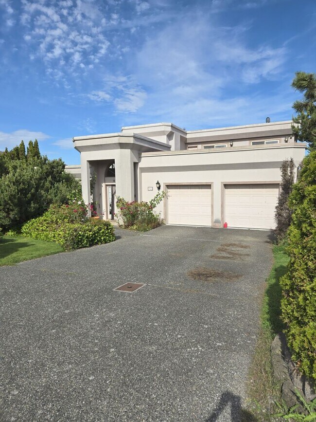 Foto del edificio - 5 Bedroom in Gated Birch Bay Community!