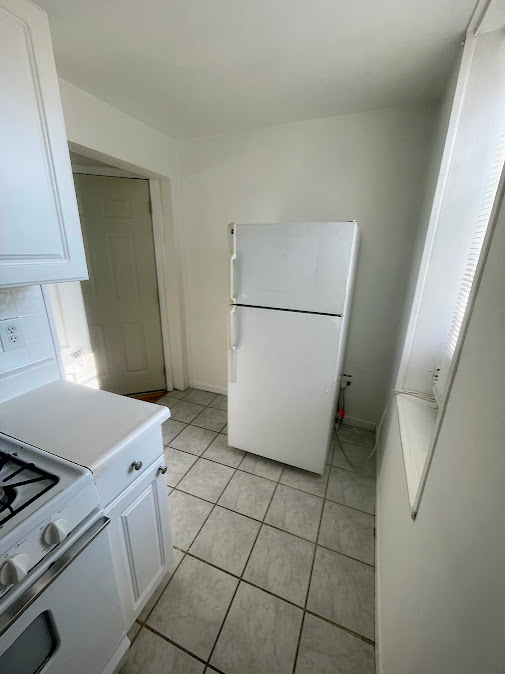 Apt 3 - Kitchen - 1861 N Willington St