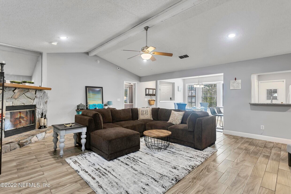 Primary Photo - 11530 Sweetwater Oaks Dr W