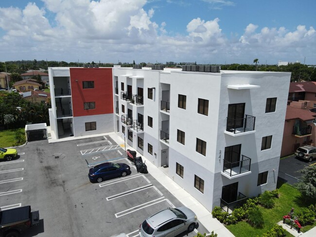 Foto del edificio - 241 E 6th St