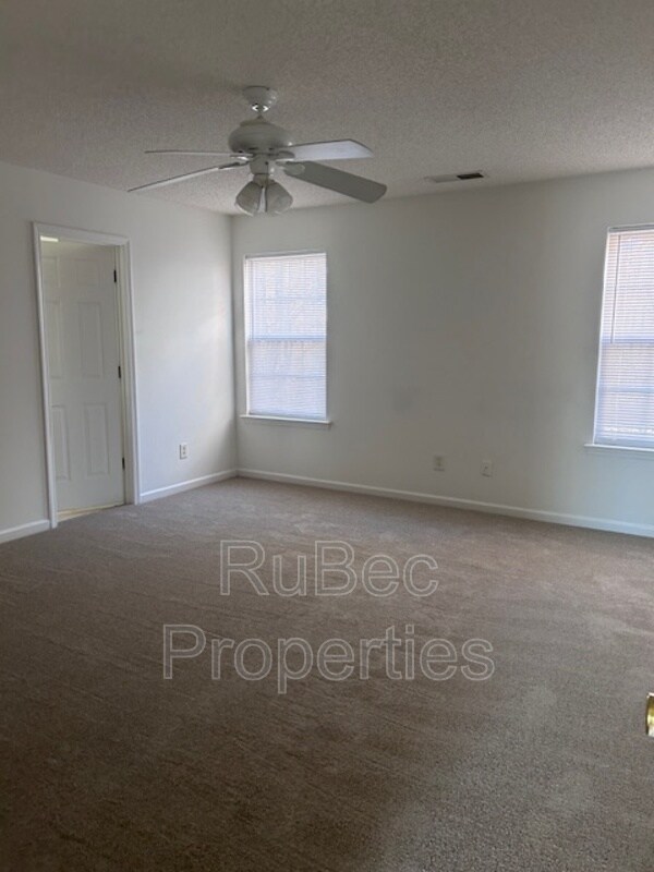 Building Photo - 10513 Plantain Ct
