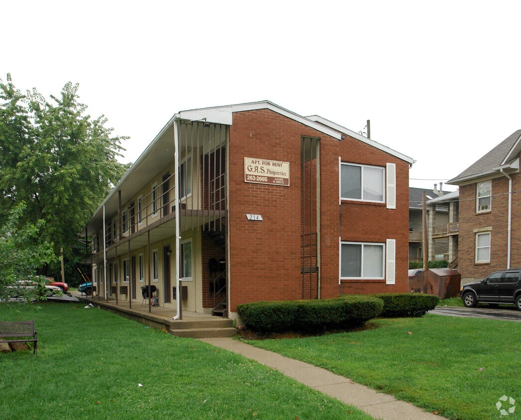 Building Photo - 214 E Norwich Ave