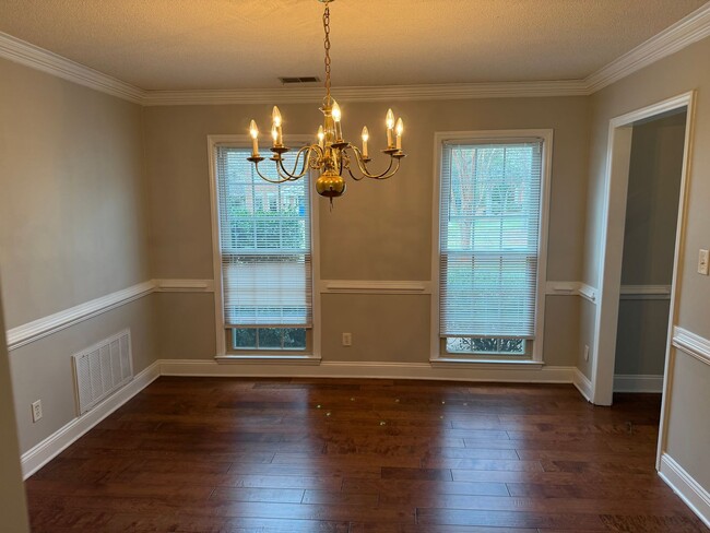 Foto del edificio - Spacious Four Bedroom Home Near Quail Hollow Neighborhoods!